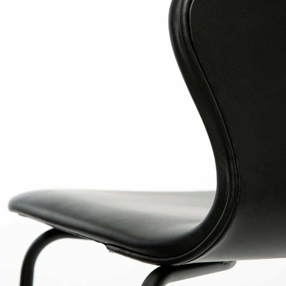 Bruunmunch Køkken|Stole>2 Stk. PLAYchair Counter Sort Hero Læder