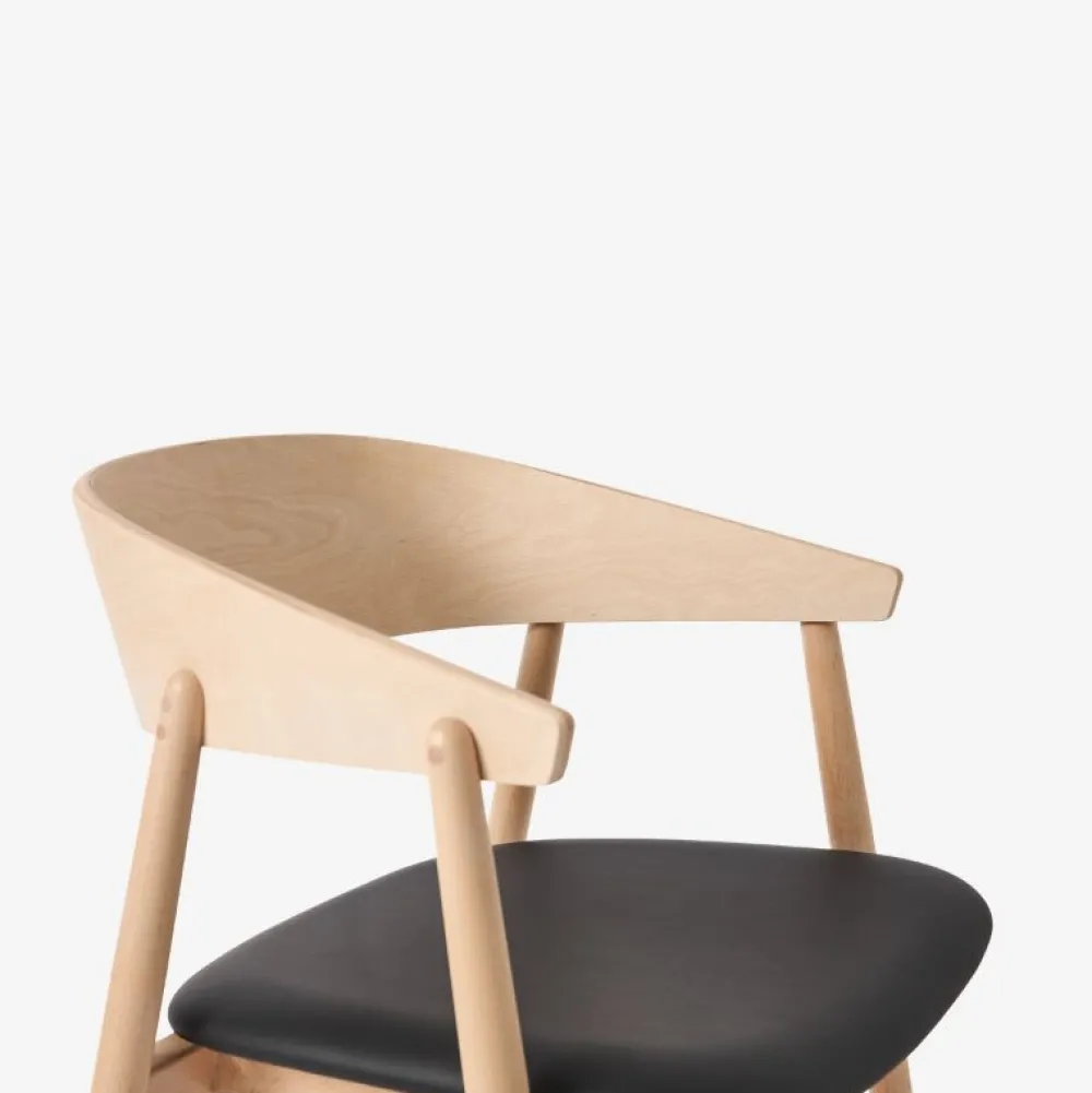 Andersen Furniture Stue|Stole>AC2 Stol Hvidpigmenteret Mat Lakeret Bøg Sort Læder