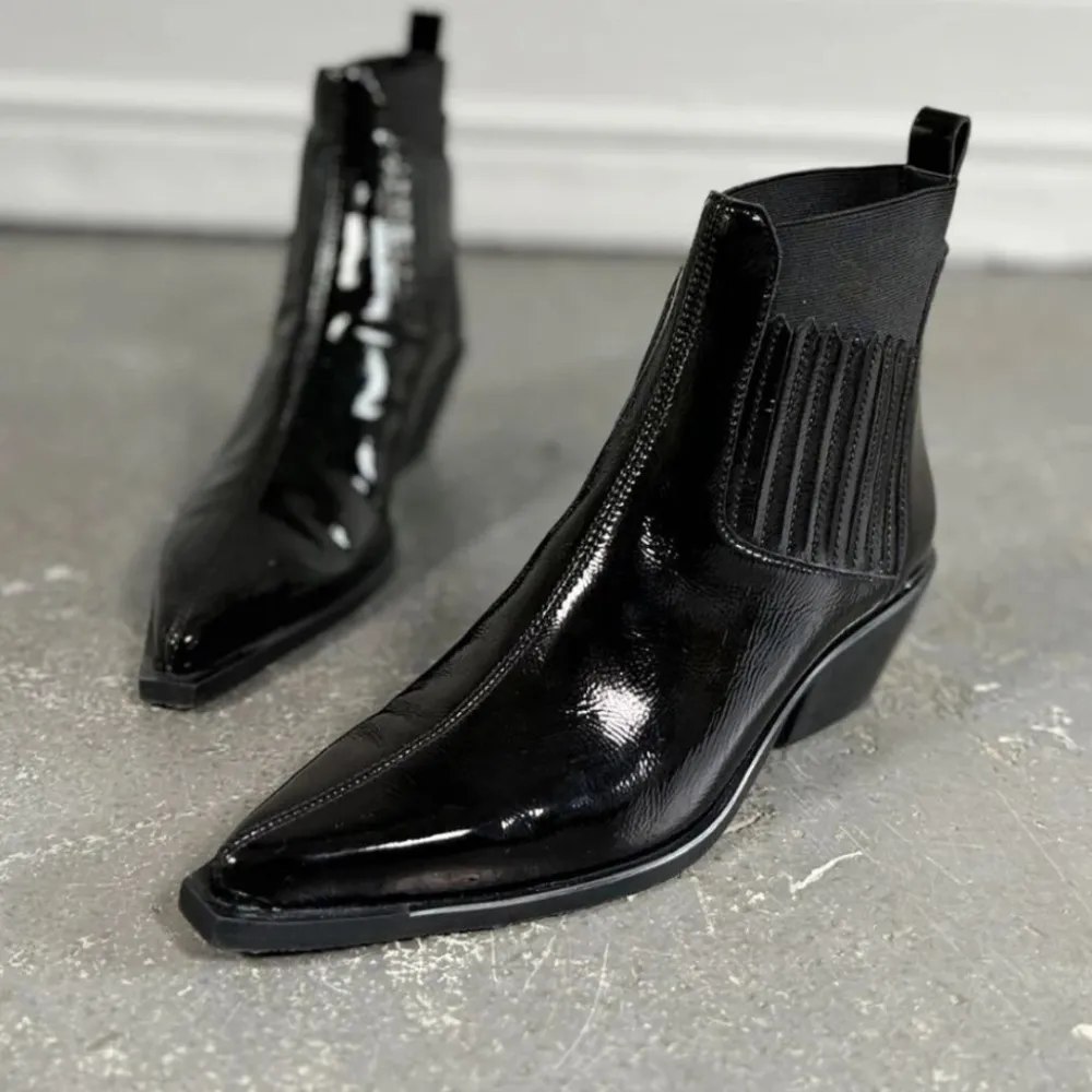 Dame Copenhagen Shoes Sko>The Walking Boot Black Patent