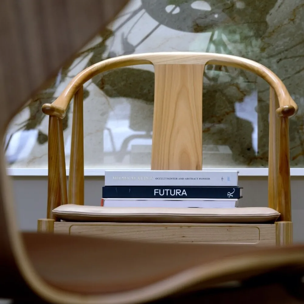 Fritz Hansen Stole>4283 Kinastolen Kirsebær