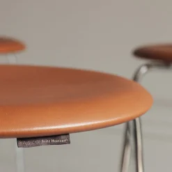 Fritz Hansen Køkken|Stole>M3170 High Dot Wild Leather Walnut