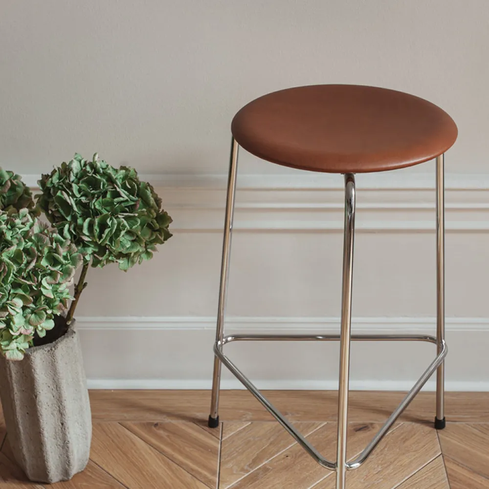 Fritz Hansen Køkken|Stole>M3170 High Dot Wild Leather Walnut