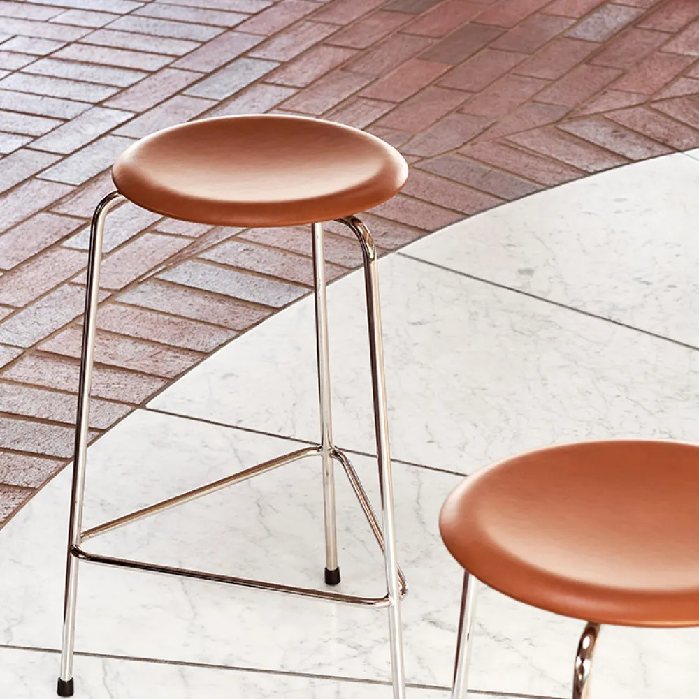 Fritz Hansen Køkken|Stole>M3170 High Dot Wild Leather Walnut