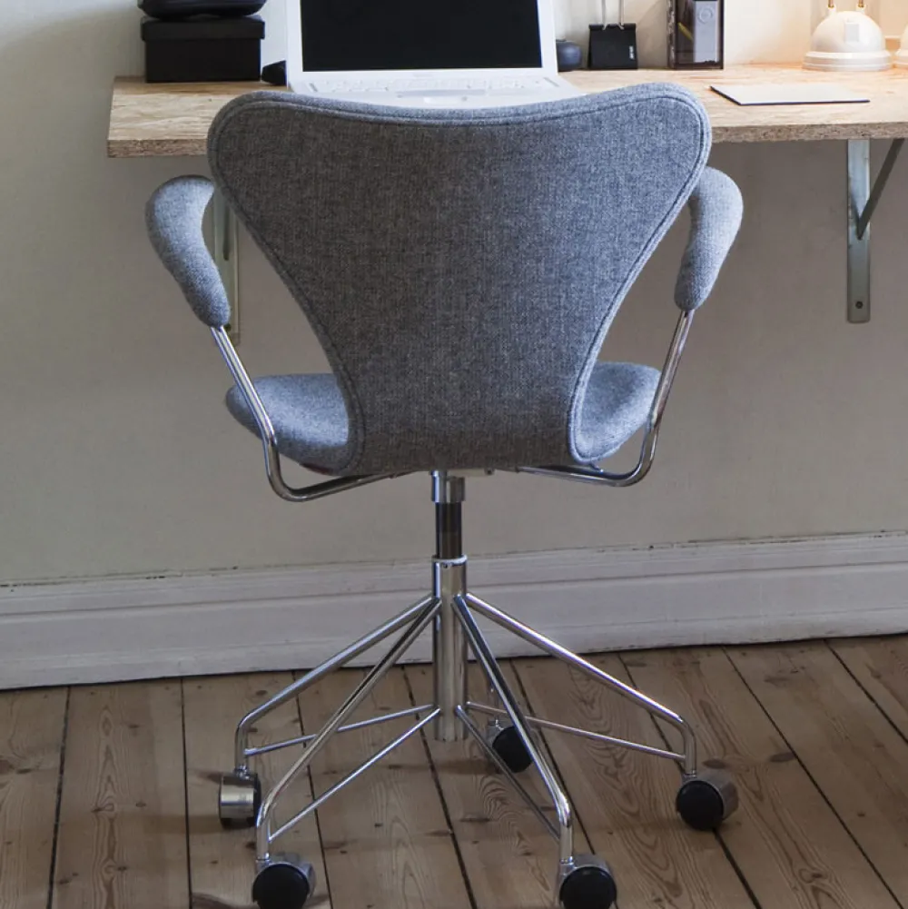 Fritz Hansen Kontor|Stole>Serie 7 Drejearmstol Fuldpolstret