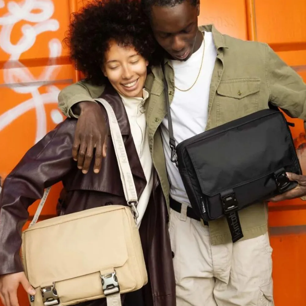Dame Kintobe Accessories|Accessories>LEO Messenger Bag Jet Black