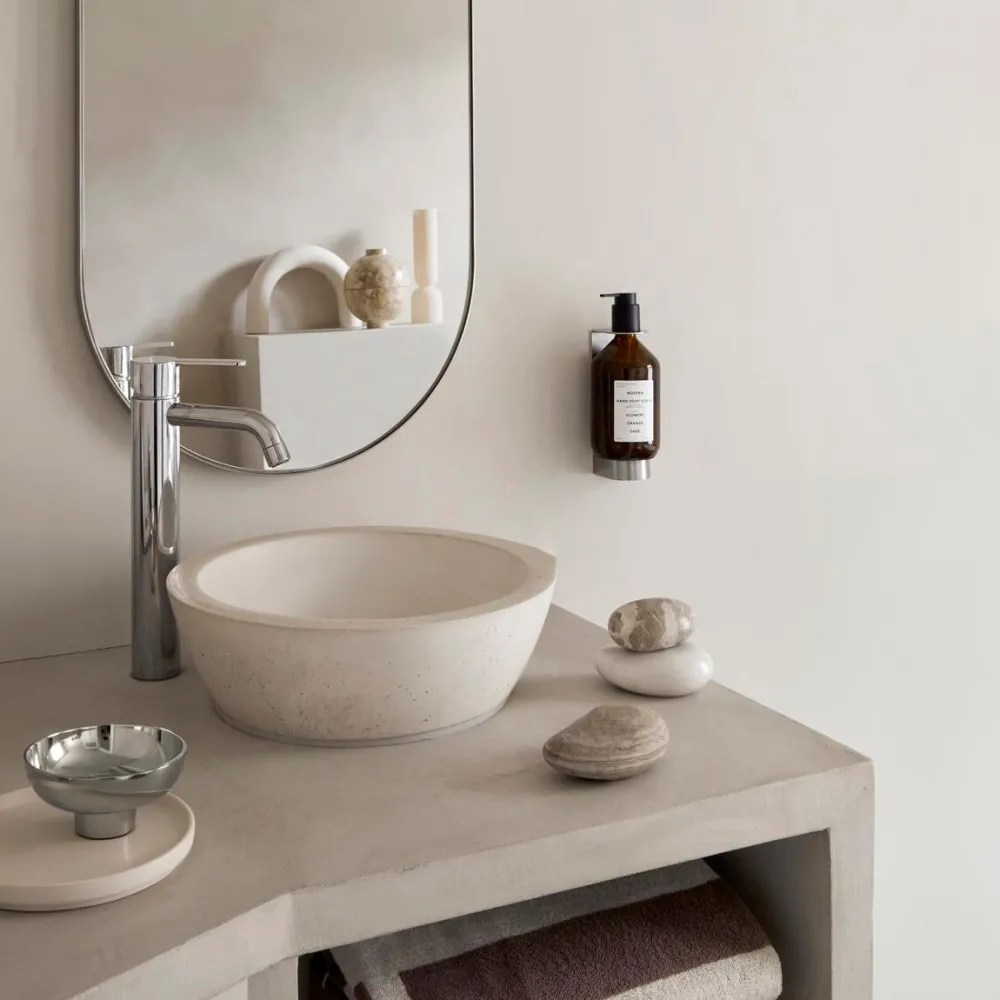 Kristina Dam Studio Køkken|Badeværelse>Dowel Bottle Display