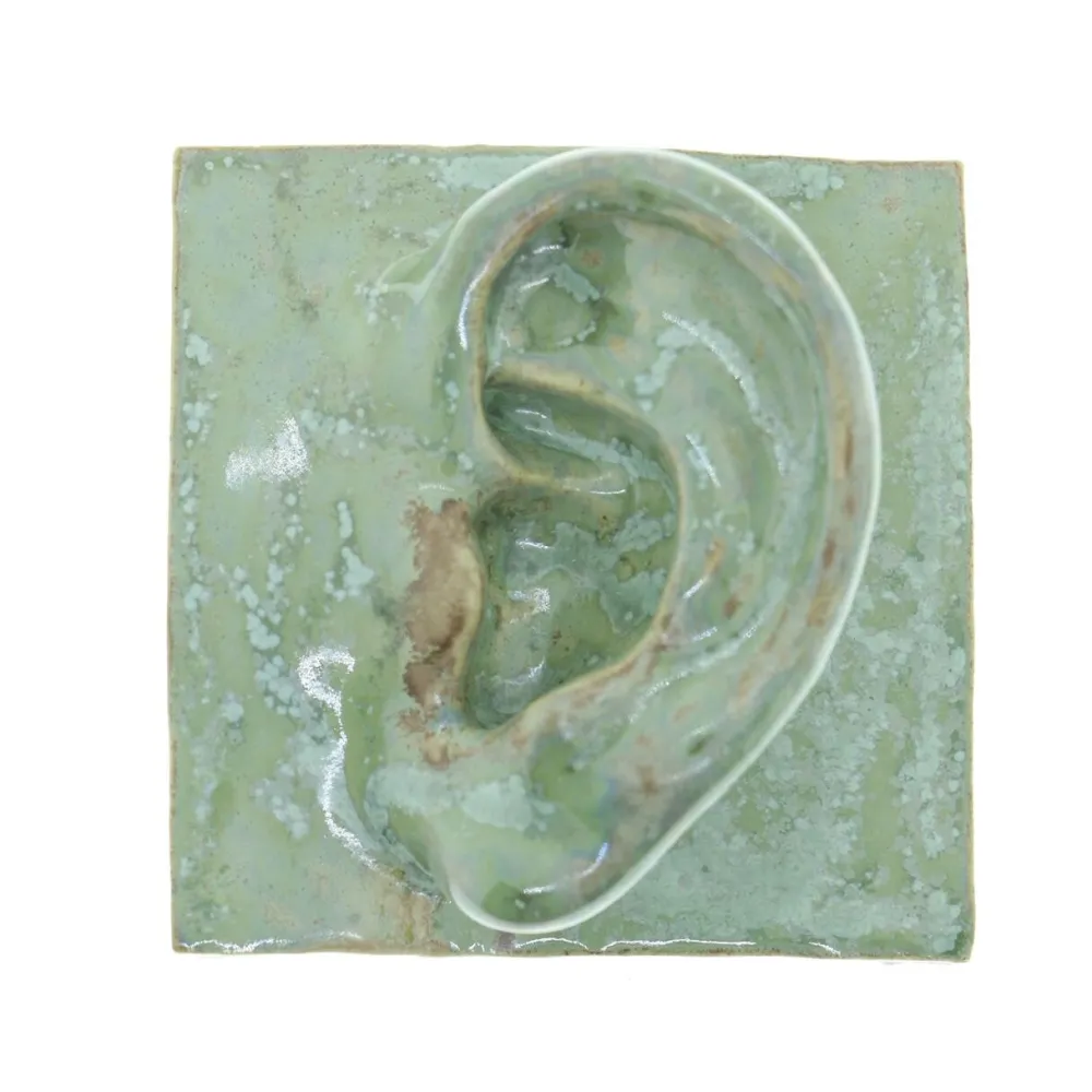 Laoru Laoru Keramik & Porcelæn>Left Ear Relief Copper Green