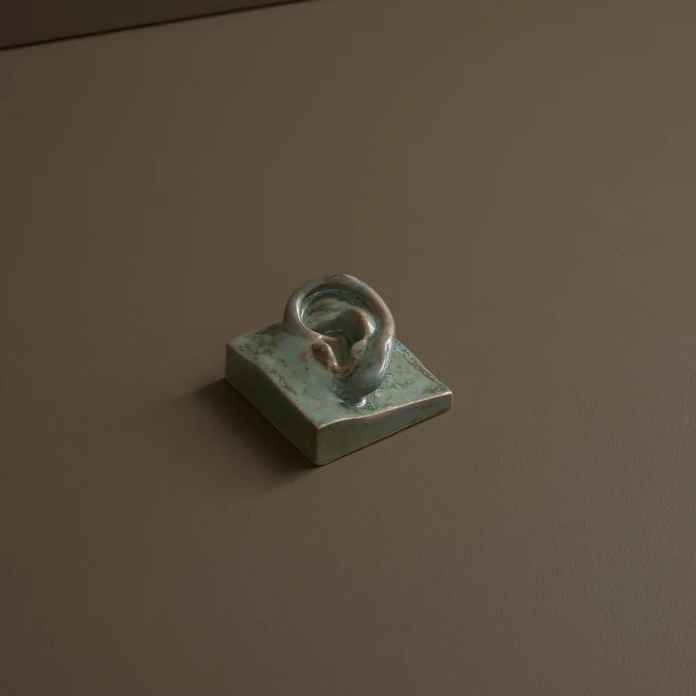 Laoru Laoru Keramik & Porcelæn>Left Ear Relief Copper Green