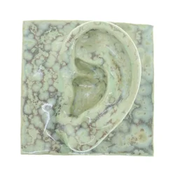 Laoru Laoru Keramik & Porcelæn>Left Ear Relief Crystal Green