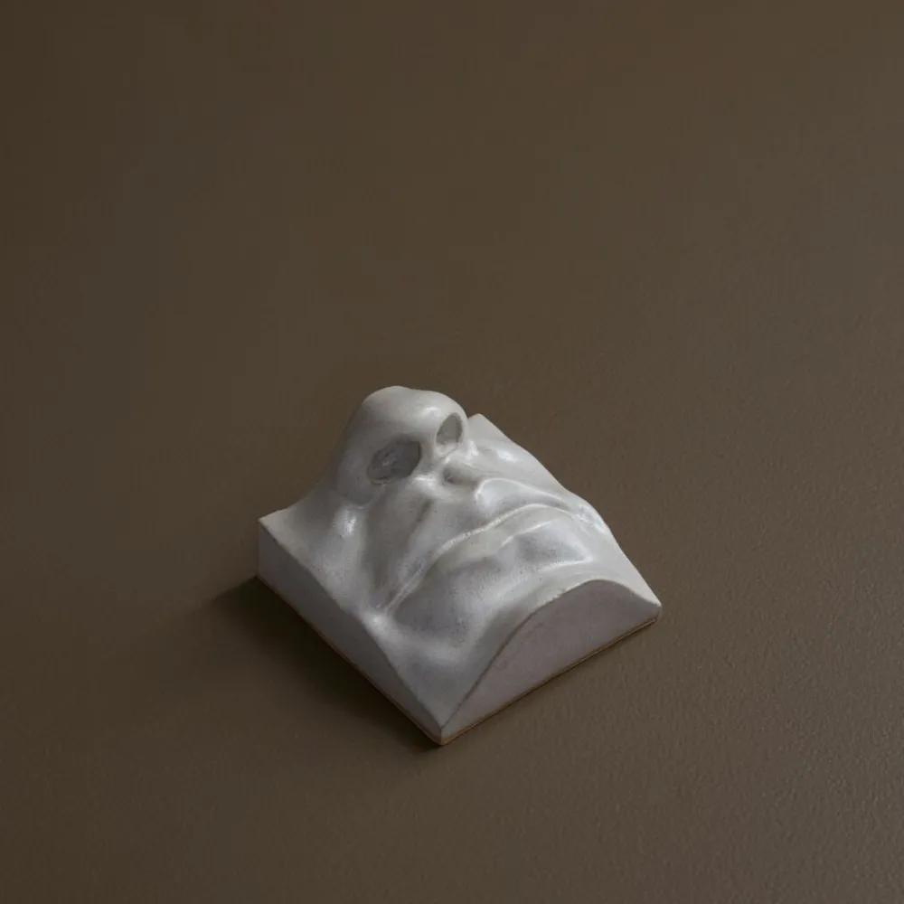 Laoru Laoru Keramik & Porcelæn>Mouth II Relief Antique White