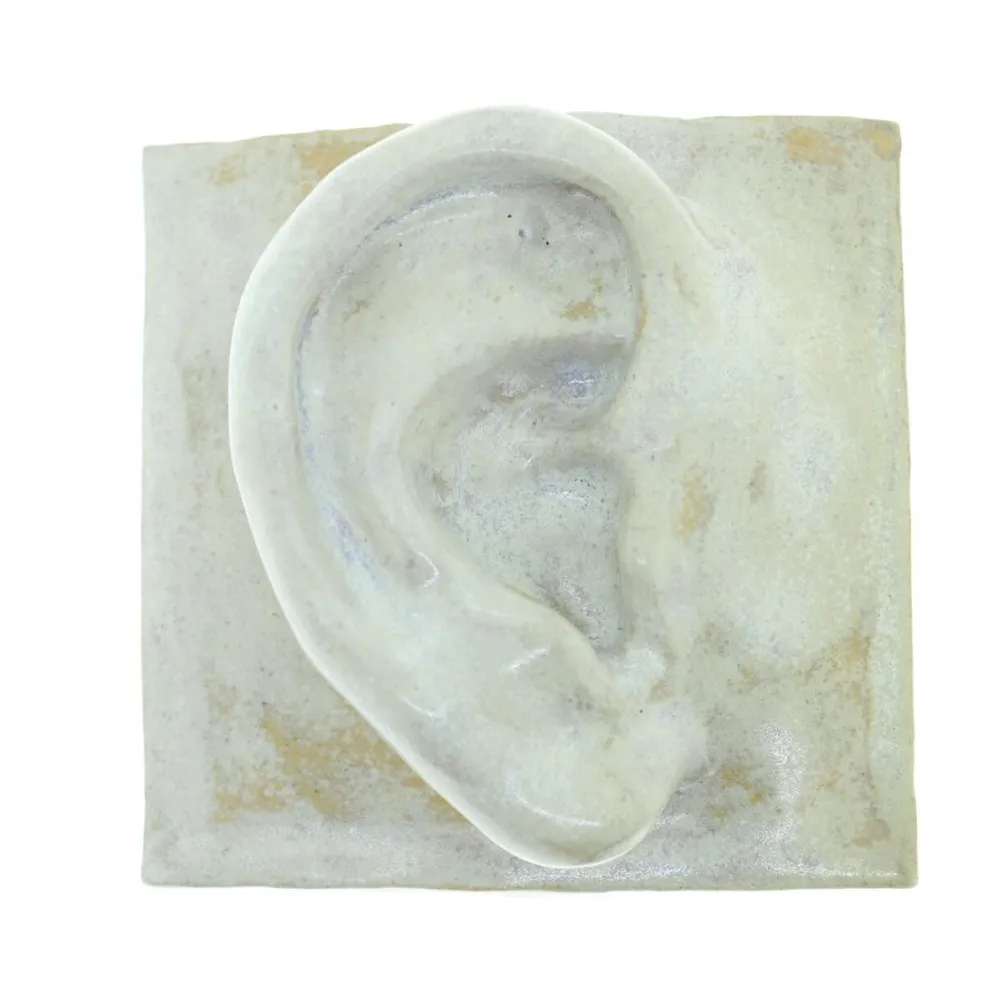 Laoru Laoru Keramik & Porcelæn>Right Ear Relief Antique White