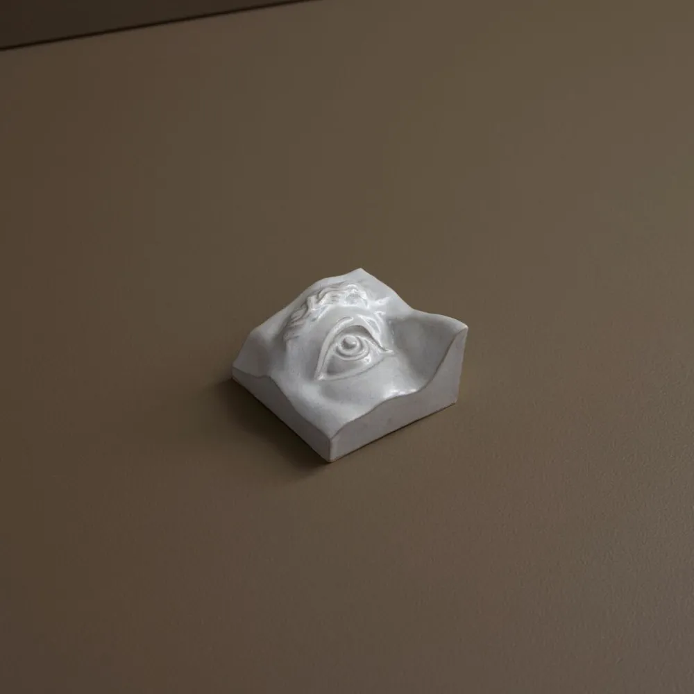 Laoru Laoru Keramik & Porcelæn>Right Eye Relief Antique White