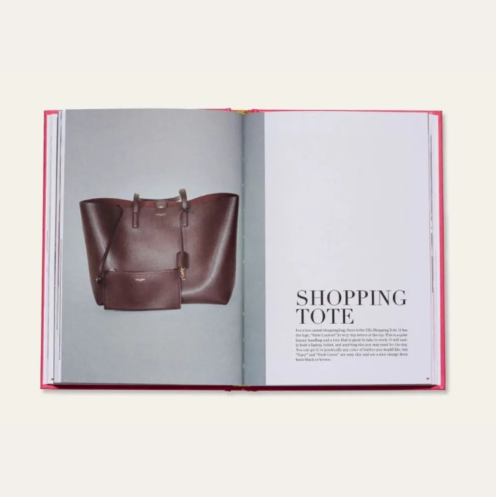 New Mags Bøger>The Essence Of Yves Saint Laurent