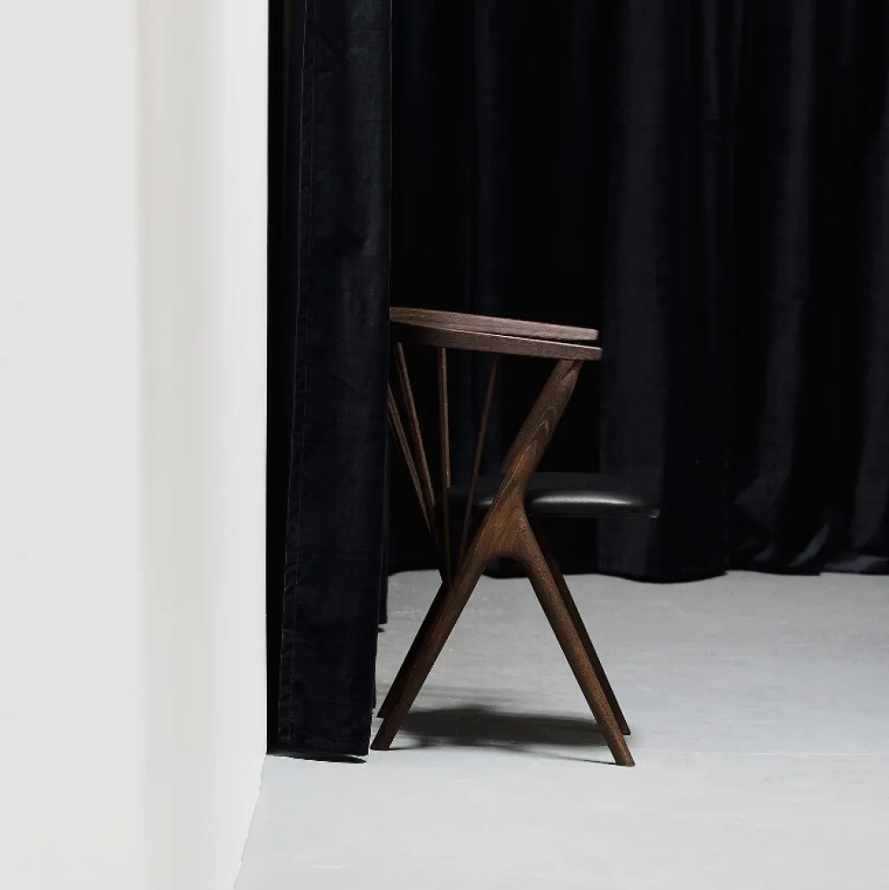 Sibast Furniture Stue|Stole>No 8 Chair Mørkolieret Eg Sort Saga Læder