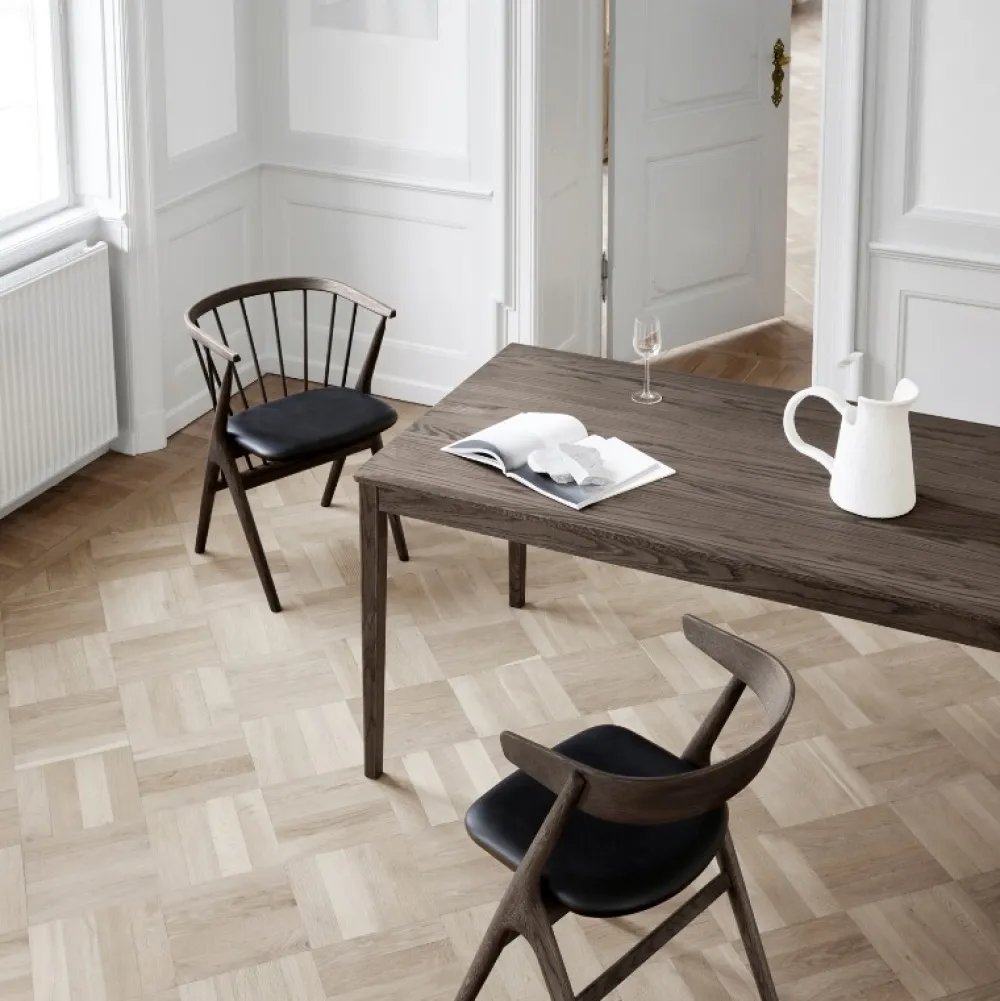 Sibast Furniture Stue|Stole>No 8 Chair Mørkolieret Eg Sort Saga Læder