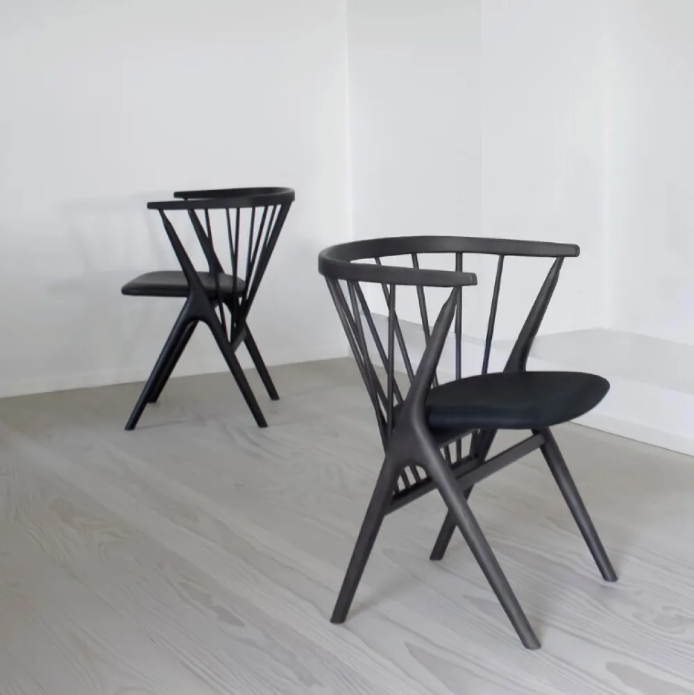 Sibast Furniture Stue|Stole>No 8 Chair Sortlakeret Bøg Sort Saga Læder