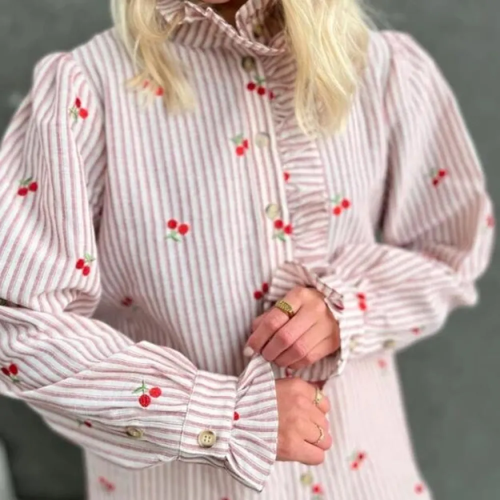 Dame Stories From The Atelier - By Copenhagen Shoes Overdele>Stories From The Atelier Winter Garden Shirt Off White/Red