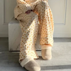 Dame Stories From The Atelier - By Copenhagen Shoes Underdele>Stories From The Atelier Pajamas Pants 3 Beige Yellow Big Flower