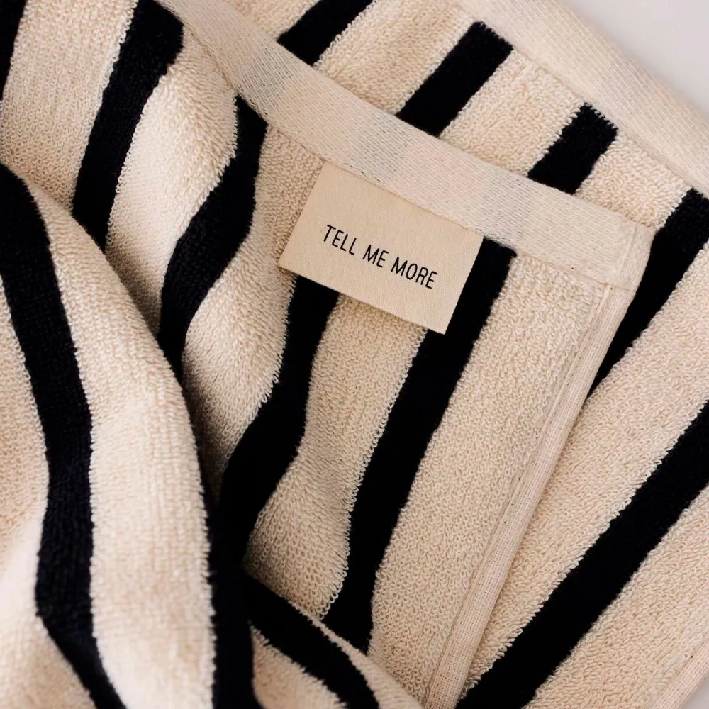 Tell Me More Badeværelse>Bonnie Hand Towel Black