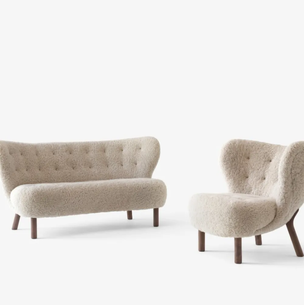 &Tradition Stue|Sofaer>Lille Petra VB2 Sofa Moonlight Sheepskin Walnut Legs