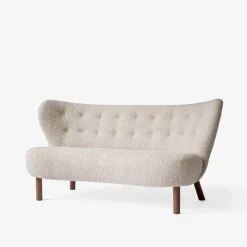 &Tradition Stue|Sofaer>Lille Petra VB2 Sofa Karakorum 003 Walnut Legs