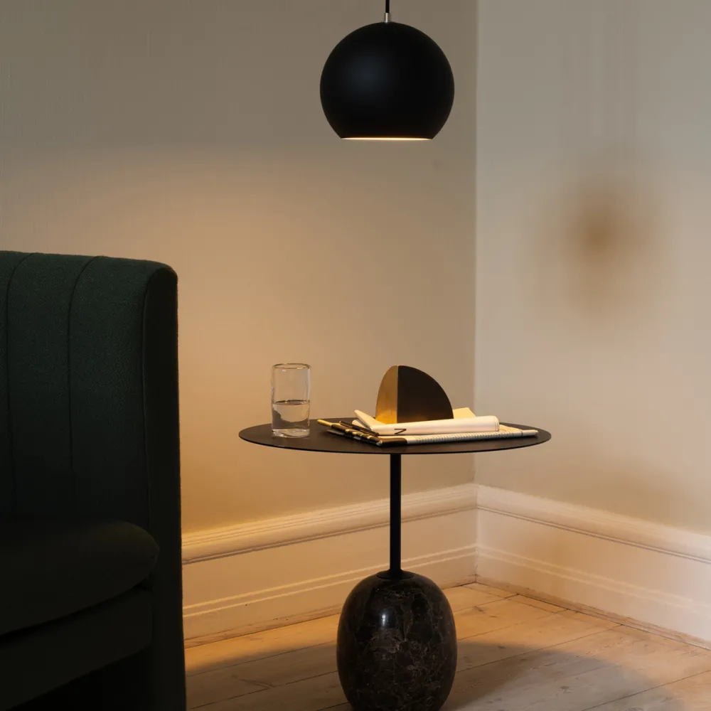 &Tradition Borde>LN9 Lato Bord Warm Black Ø50 cm