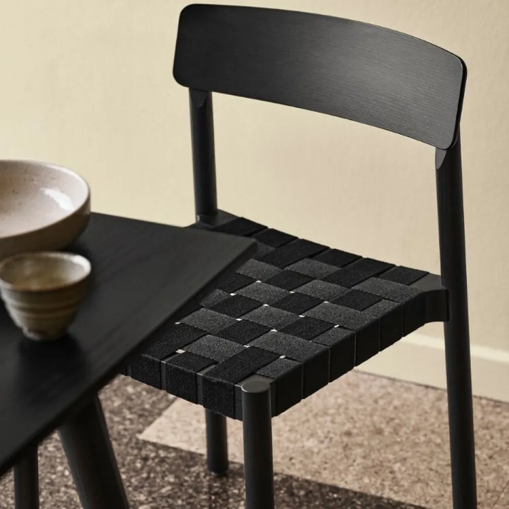 &Tradition Stue|Stole>TK1 Betty Chair Black Oak Black Webbing